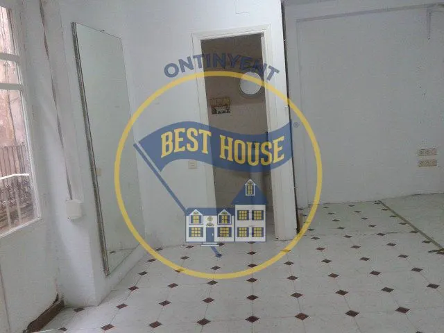 LOCAL COMERCIAL CON POSIBILIDAD DE CONVERTIR EN VIVIENDA, EN ONTINYENT — 2