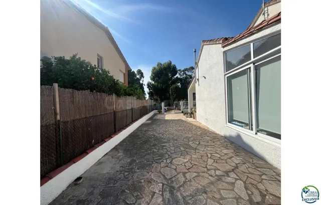 Casa en Mas Mates con 3 habitaciones terreno y vistas al par - foto 5