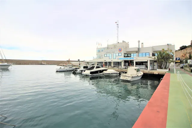 Amarre en el puerto deportivo de Oropesa del Mar — 20