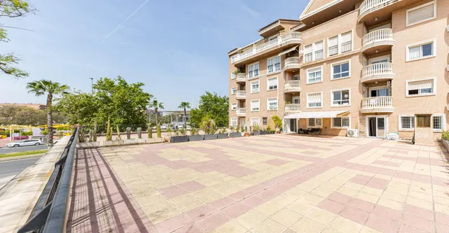 Alquiler vivienda en Juan Carlos I- Avenida Infanta Cristina. — 29