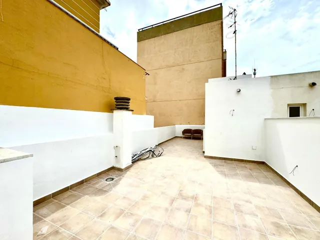 ESTUDIOS Y APARTAMENTOS DESDE 190.000 — 38