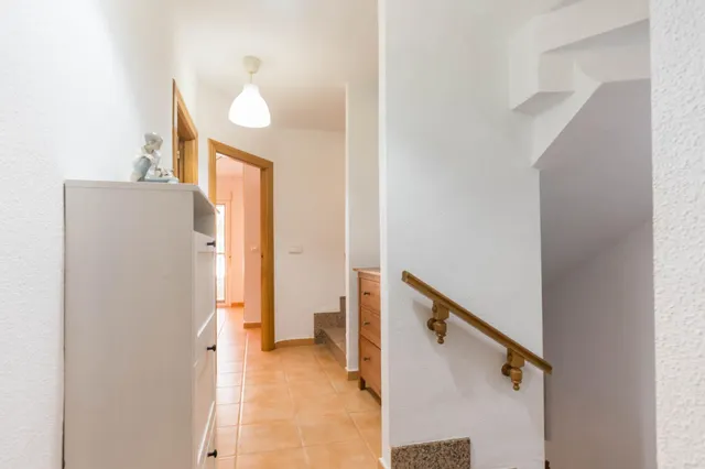 Dúplex amplio de 5 dormitorios con patio, terraza y buhardilla en San José de la Montaña — 34
