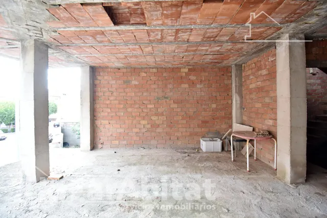 Gran patio privado y proyecto para diseñar tu casa unifamiliar en el centro urbano — 18