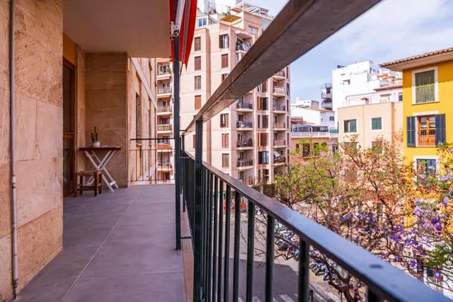 APARTAMENTO EN JAUME III EN ALQUILER TEMPORAL — 50