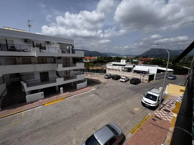 APARTAMENTO CON GRAN TERRAZA EN LA ZONA SUR — 4