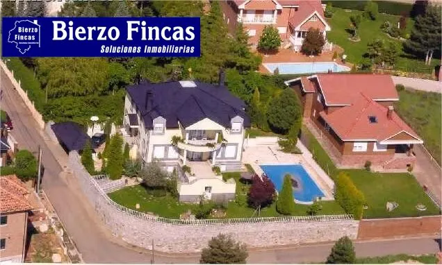 ESPECTACULAR CHALET EN LAS LOMAS — 18