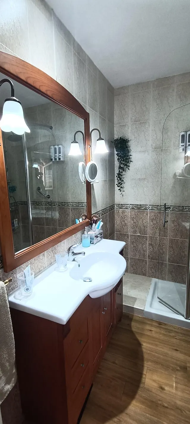 CASA DE 3 PLANTAS CON GARAJE Y PISCINA PRIVADA — 29