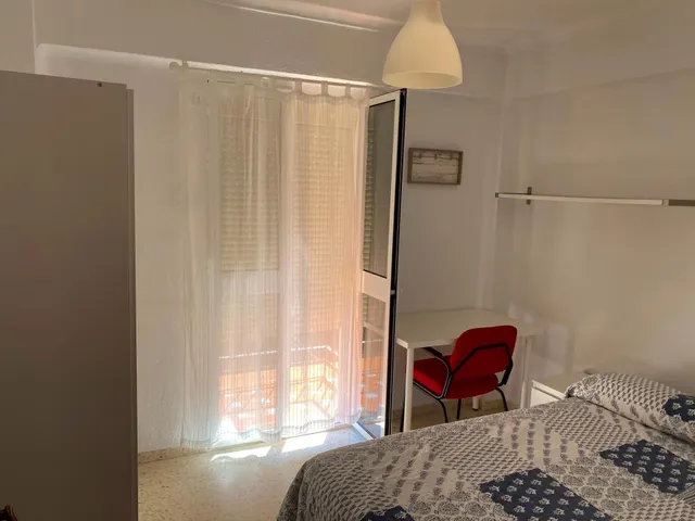 SE ALQUILA HABITACIÓN A ESTUDIANTE — 11