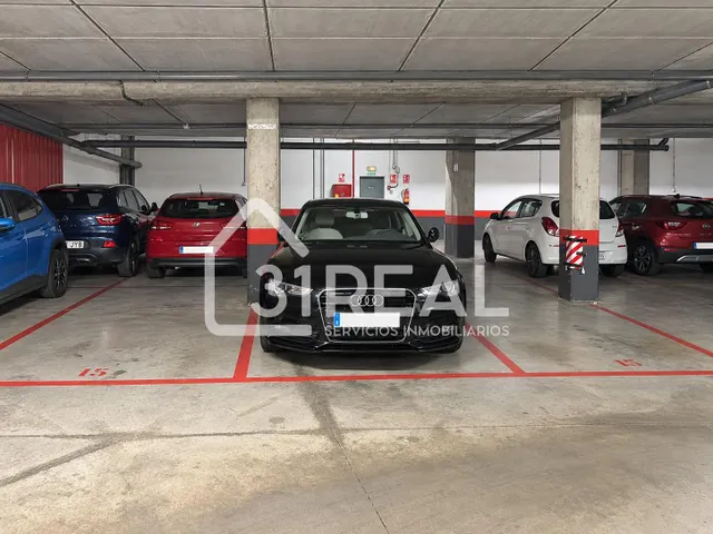 Piso en Urbanización con todas los servicios — 17