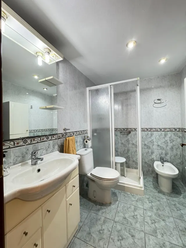 Amplio y Moderno Piso en Avd. Navarra, Zaragoza — 31