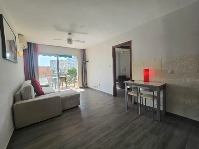 Apartamento en el centro de Torremolinos | terraza con vistas al mar, piscina y orientación sur ☀️ — 2