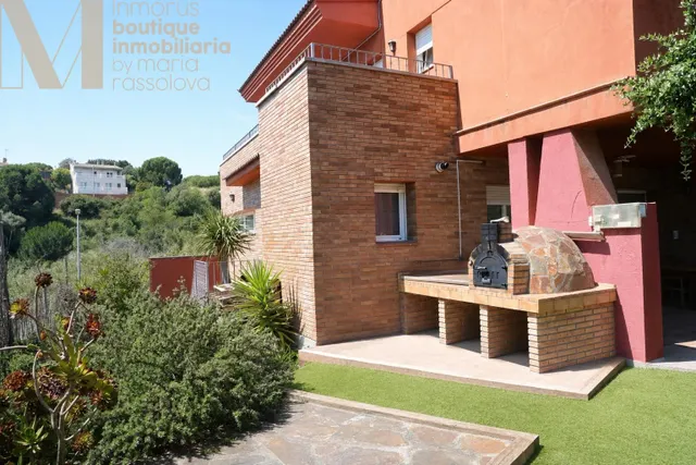 CASA EN VENTA EN CALELLA - VISTAS AL MAR Y PISCINA - foto 3