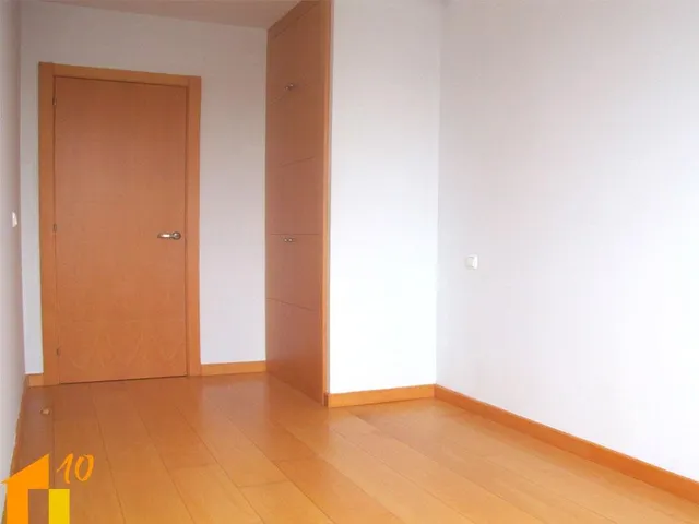 Piso en alquiler zona Sur, cuatro dormitorios y tres baños con garaje y trastero. — 10