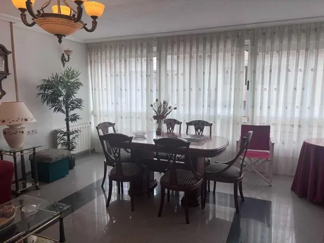 Amplia vivienda reformada de 170 m2, 6 habitaciones, en Plaz - foto 5