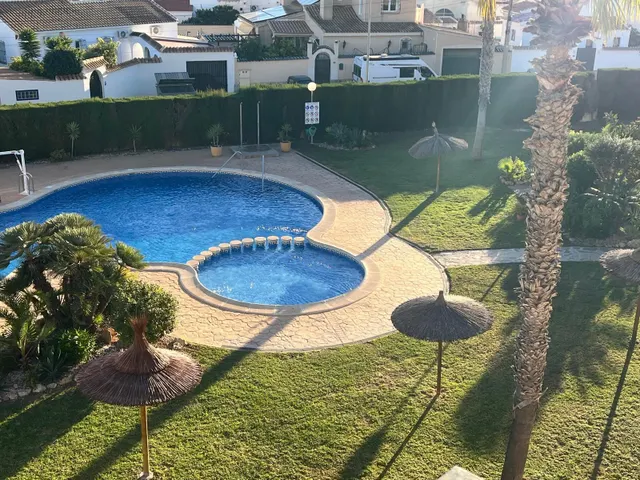 Vivienda soleada en Orihuela Costa — 30