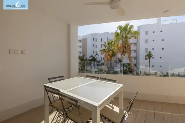 Piso con gran terraza y vistas al Campo de Golf — 37