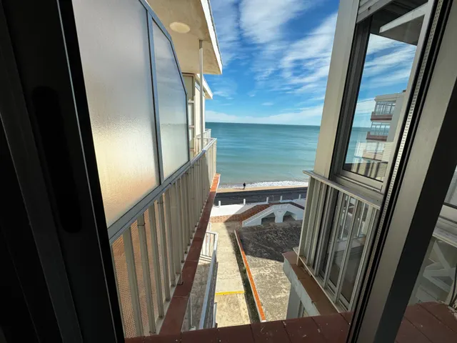 Apartamento frontal al mar completamente reformado — 19