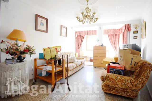 ¡EXCELENTE OPORTUNIDAD! GRAN CASA PARA REFORMAR CON GARAJE Y - foto 3