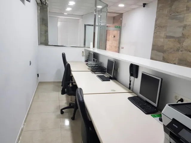 Se vende o alquila oficina en zona Puente de la Virgen — 5
