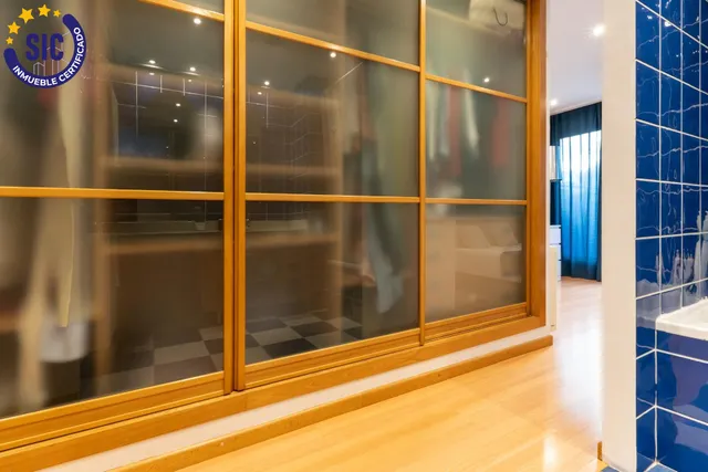 Exclusiva casa en calle Alacuás: espacio, diseño y máximo confort — 28