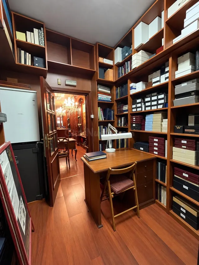 Amplio Local Comercial en el Corazón de Huelva - Oportunidad Única — 3