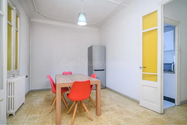 ¡Oportunidad única para inversores! Piso con alta rentabilid - foto 3