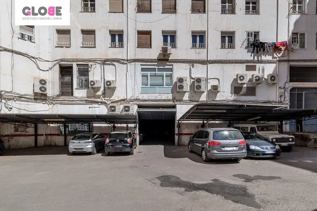 Plaza de garaje en calle Recogidas — 9