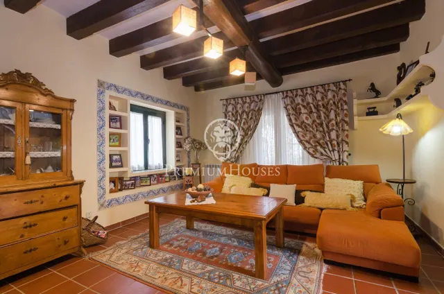 Masía céntrica en venta en Orrius, con negocio en funcionamiento (hostelería) — 11