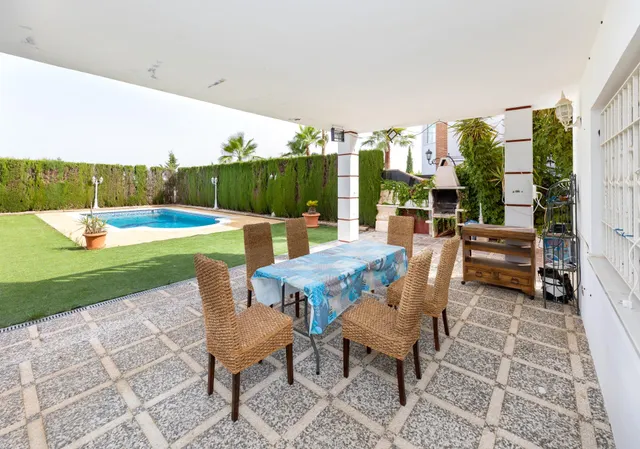 CHALET EN EL BARRIO DE MONACHIL — 10