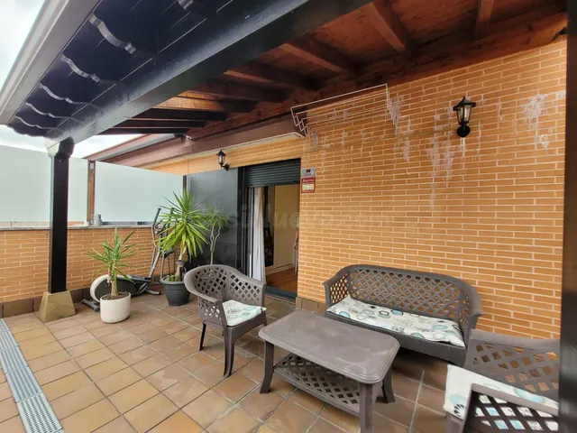 ALQUILER  DUPLEX DE TRES habitaciones CON TERRAZA Y PLAZA DE GARAJE — 2
