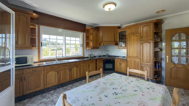 Tu finca privada con vistas infinitas: 308 m2 de vivienda y casi 3 hectáreas de terreno — 4