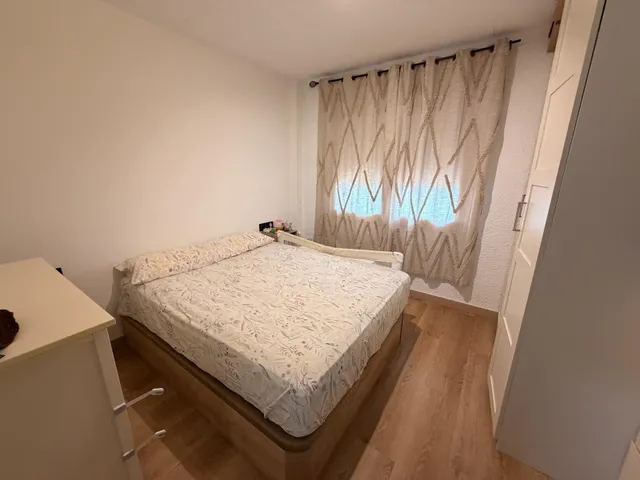 Vivienda unifamiliar. 5 habitaciones dobles. garaje. piscina. — 33
