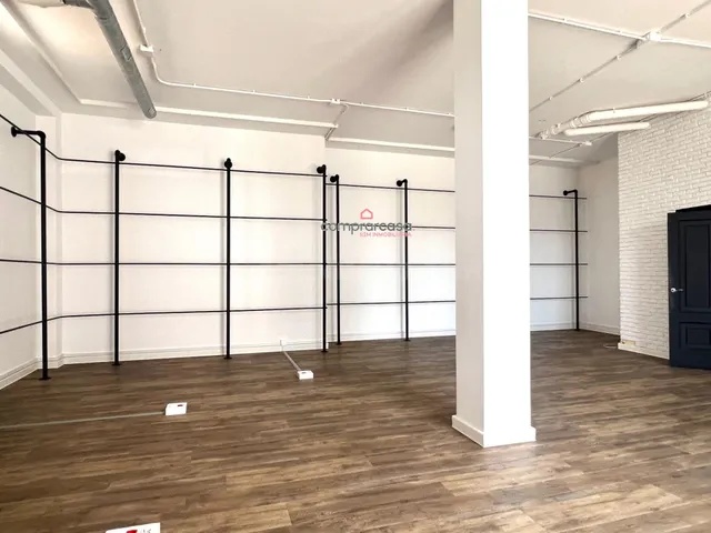 Local comercial en alquiler en O Temple — 3
