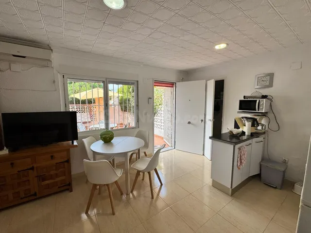 GRAN BUNGALOW EN TORREVIEJA: 2 HAB, 1 BAÑO — 2