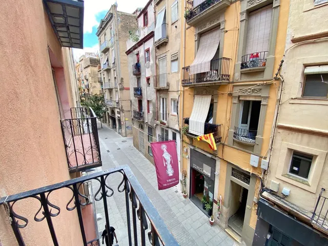 Piso de 4 habitaciones con ascensor en la calle Sant Blai, cerca de la universidad — 12