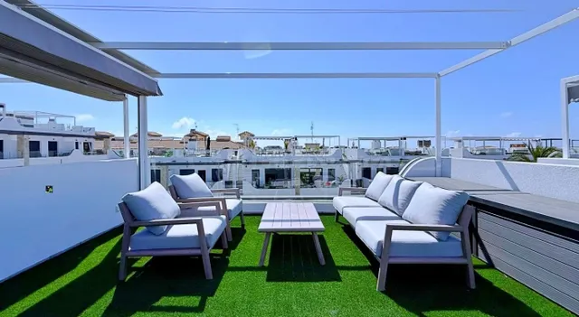BUNGALOW PLANTA ALTA SEMINUEVO CON PARKING, SOLARIUM Y PISCI