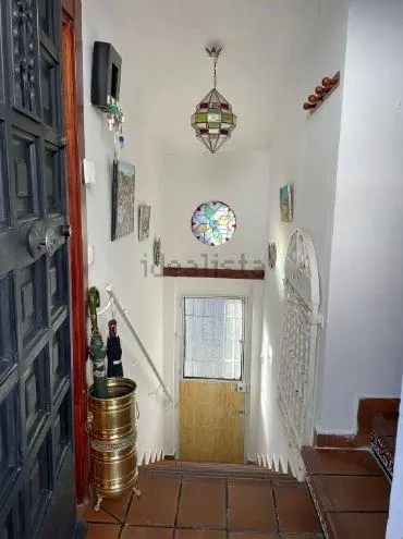 **SE ALQUILA CASA INDEPENDIENTE – CALLE MONTES CARLOS ** — 8