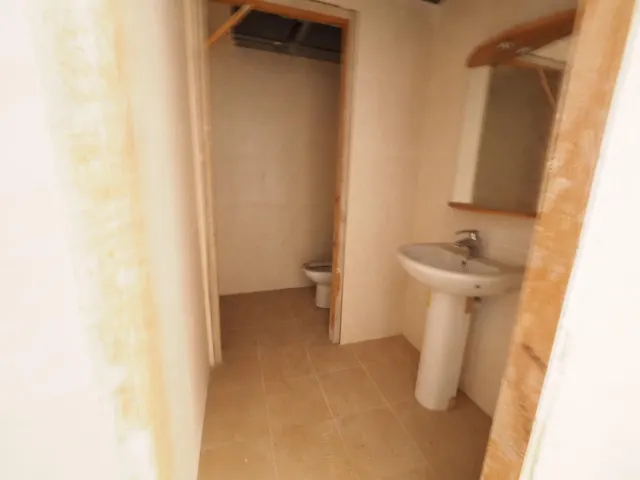 Se vende local comercial en Santa Coloma de gramanet — 9