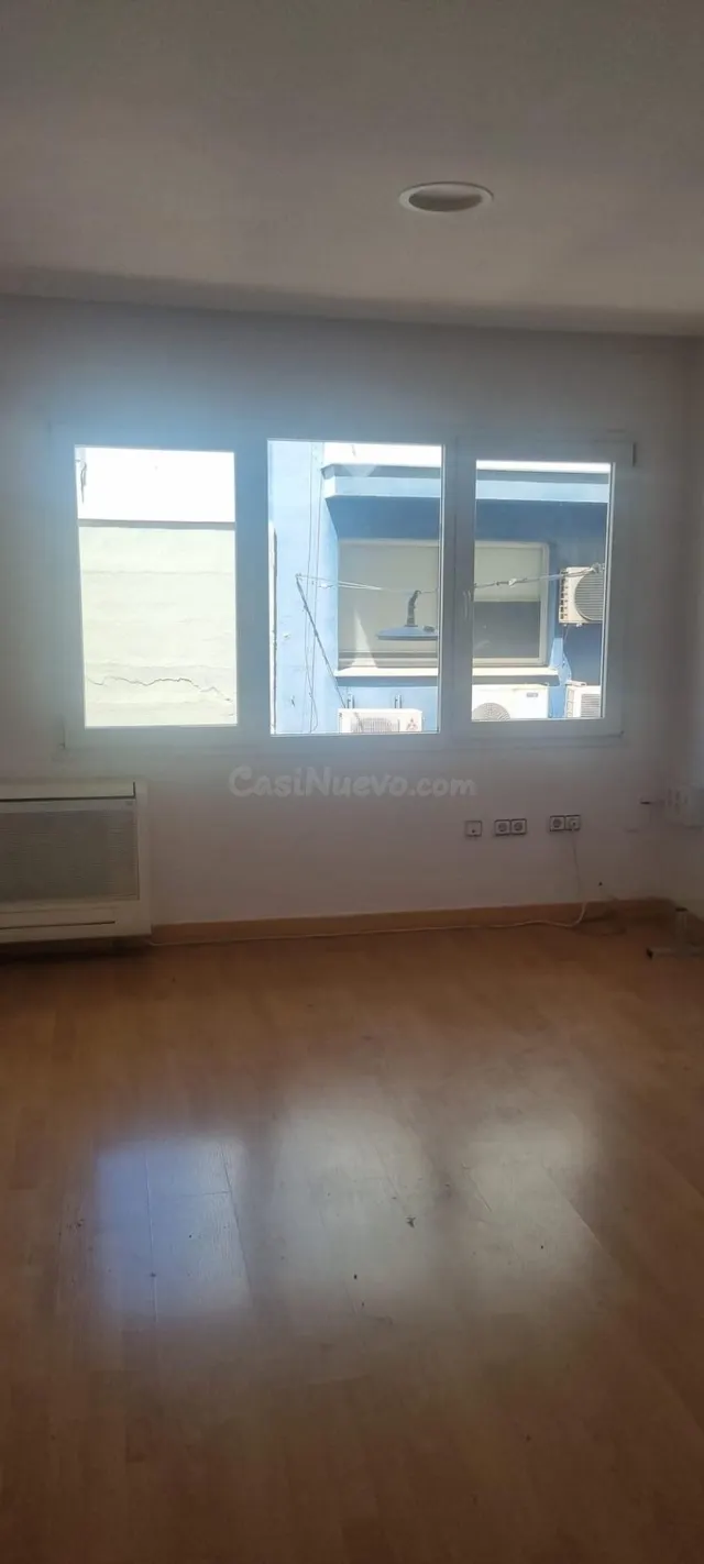 OFICINA CON POSIBILIDAD DE HACER CAMBIO DE USO A VIVIENDA - foto 5