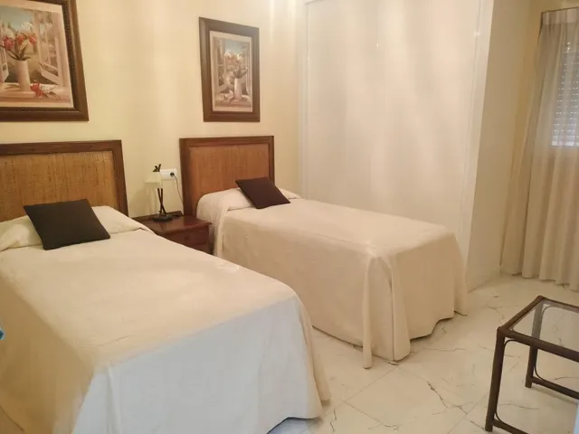 Piso amplio y reformado en pleno corazon comercial de Benidorm y a pocos pasos de la playa — 7