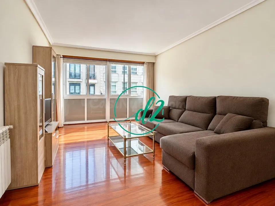 Amplio y luminoso piso con garaje y trastero en zona posío – mercadona. ref1524