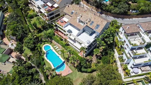 Ático dúplex reformado de 3 dormitorios, 3 baños con vistas  - foto 3