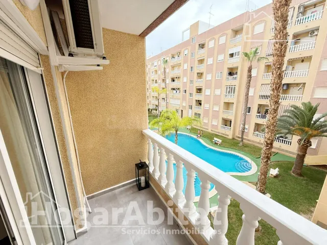 MODERNO, ACOGEDOR Y EXTERIOR EN RESIDENCIAL CON PISCINA Y BALCÓN — 5