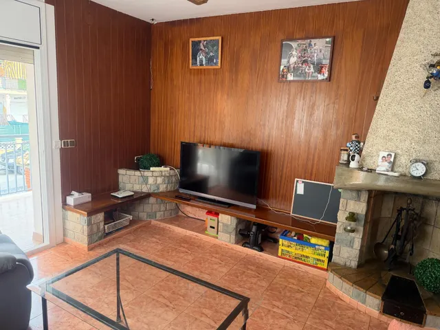 VIVIENDA ADOSADA DE 3 PLANTAS CON GARAJE , 4 habitaciones , AMPLIAS TERRAZAS EN SEGUR DE CALAFELL. — 8