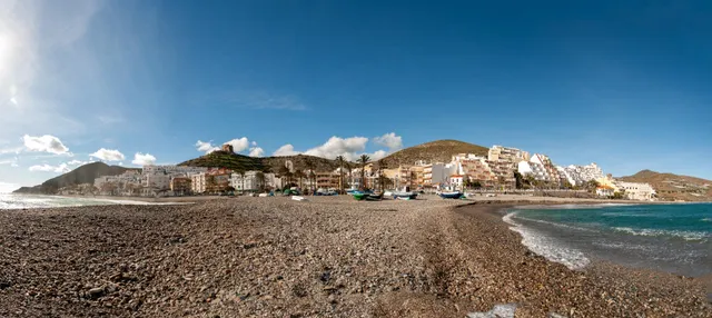 DOS SOLARES INDEPENDIENTES EN EL CASCO ANTIGUO DE GUALCHOS — 45