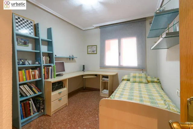 Piso de 3 habitaciones y vestidor con ascensor en el centro de Quart de Poblet — 21