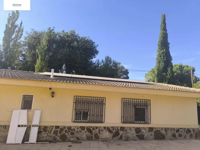 Exclusivo Chalet Seminuevo en Albacete con Amplias Instalaciones de Lujo — 25