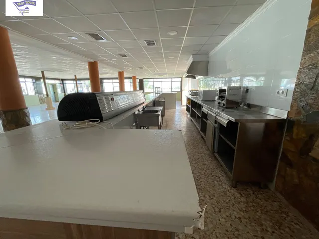 RESTAURANTE CON GRAN POTENCIAL — 10