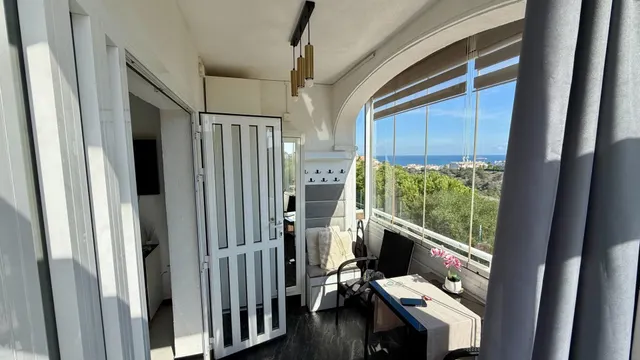 Apartamento con vistas al mar, piscina y licencia turística en La Mata, Torrevieja — 17