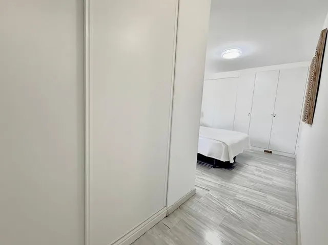 Apartamento de 2 dormitorios con terraza, piscina y garaje privado en las rampas, Fuengirola — 15